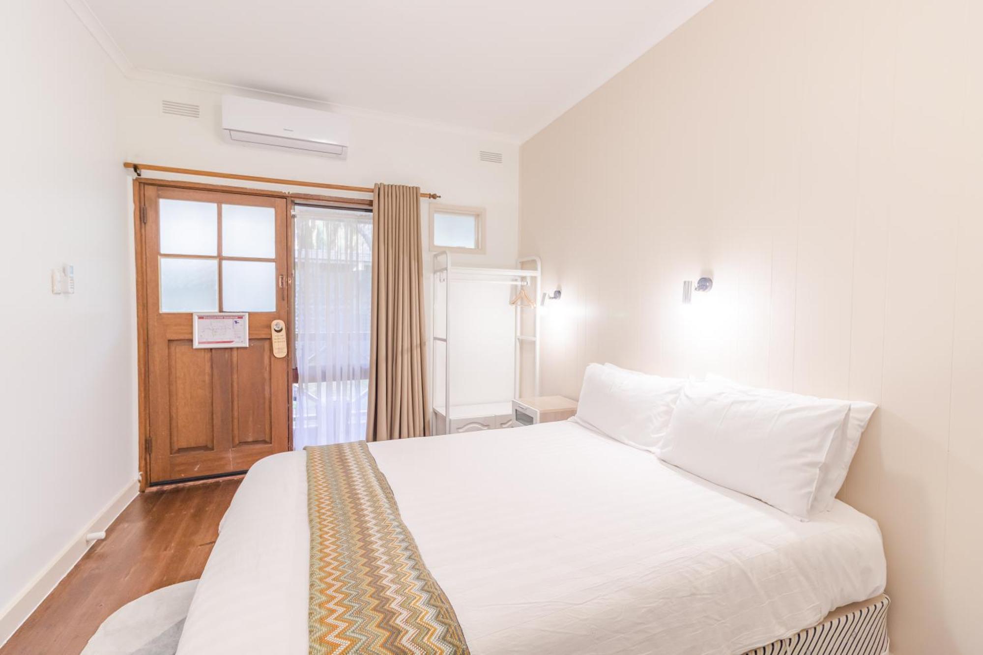 Warburton Lodge Bagian luar foto