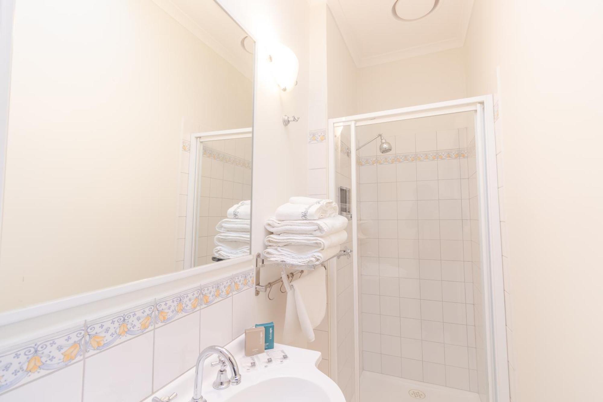 Warburton Lodge Bagian luar foto