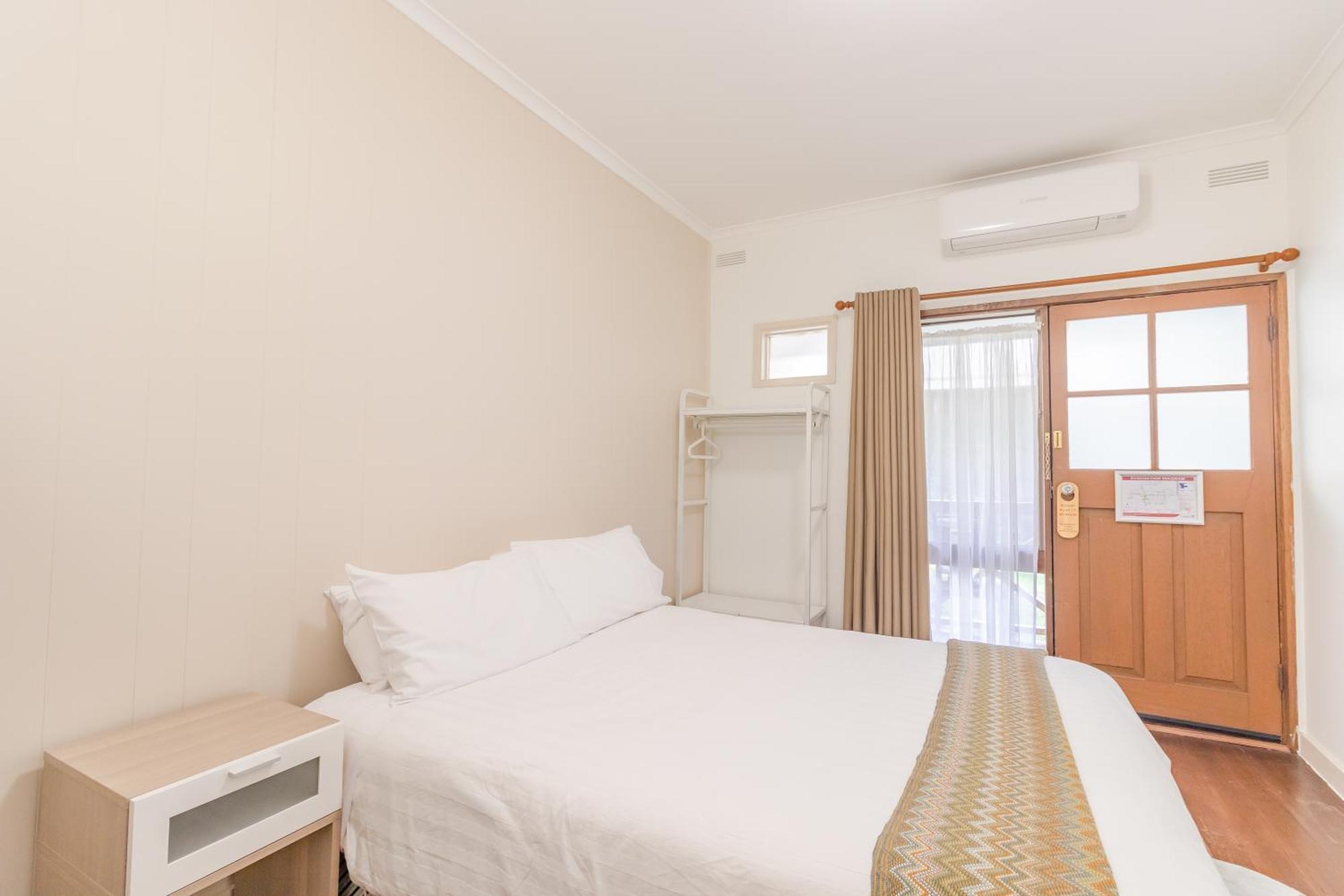 Warburton Lodge Bagian luar foto