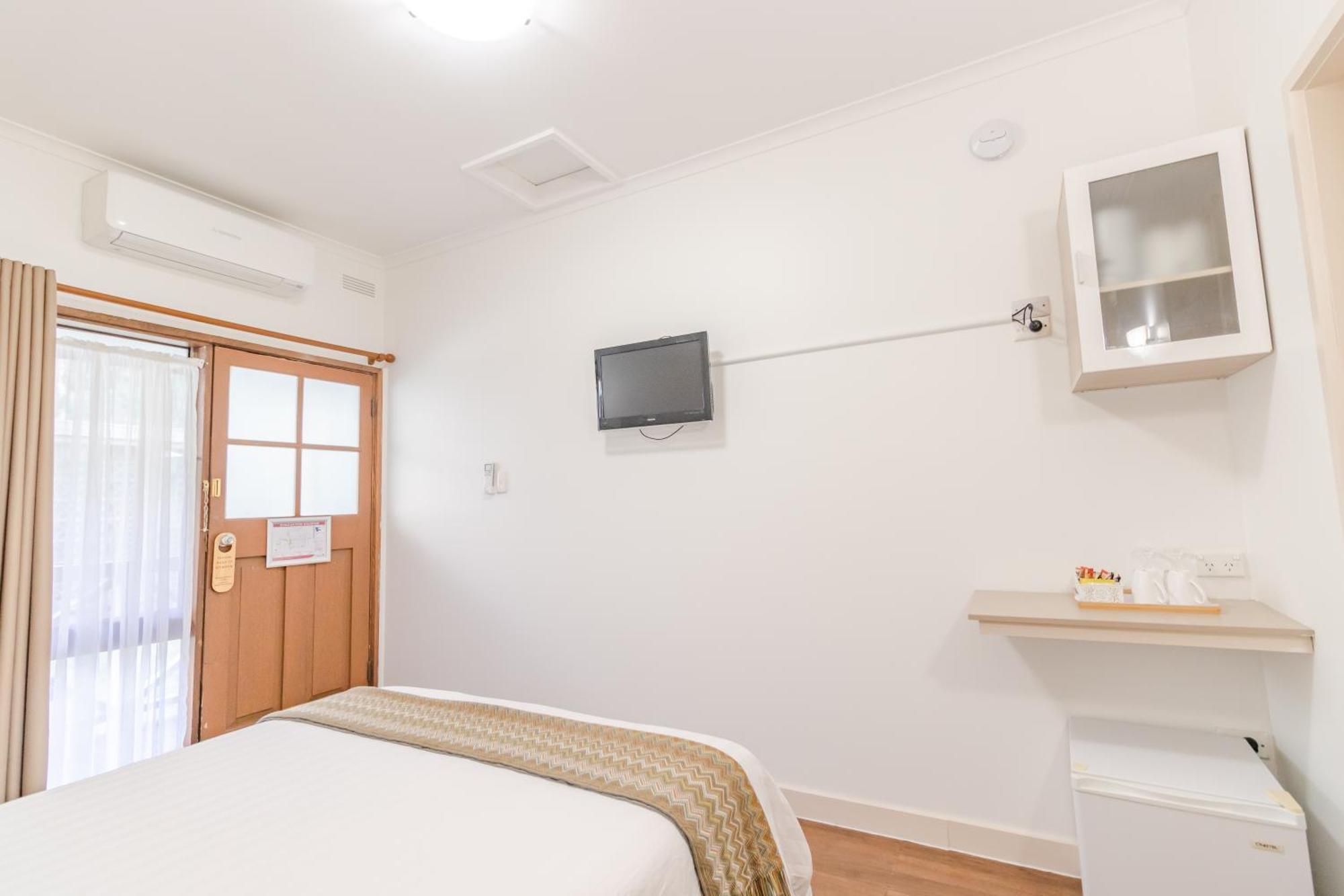 Warburton Lodge Bagian luar foto