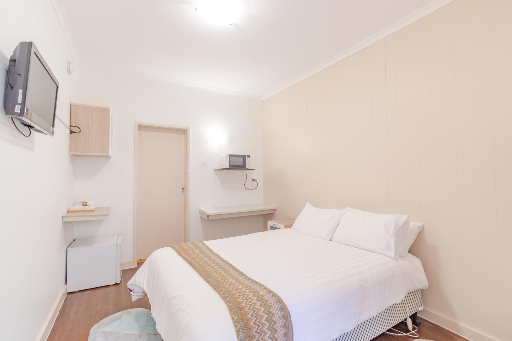 Warburton Lodge Bagian luar foto