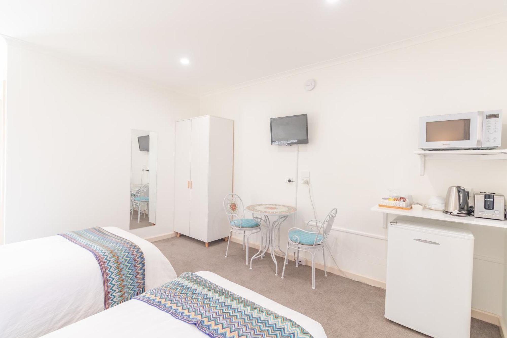 Warburton Lodge Bagian luar foto